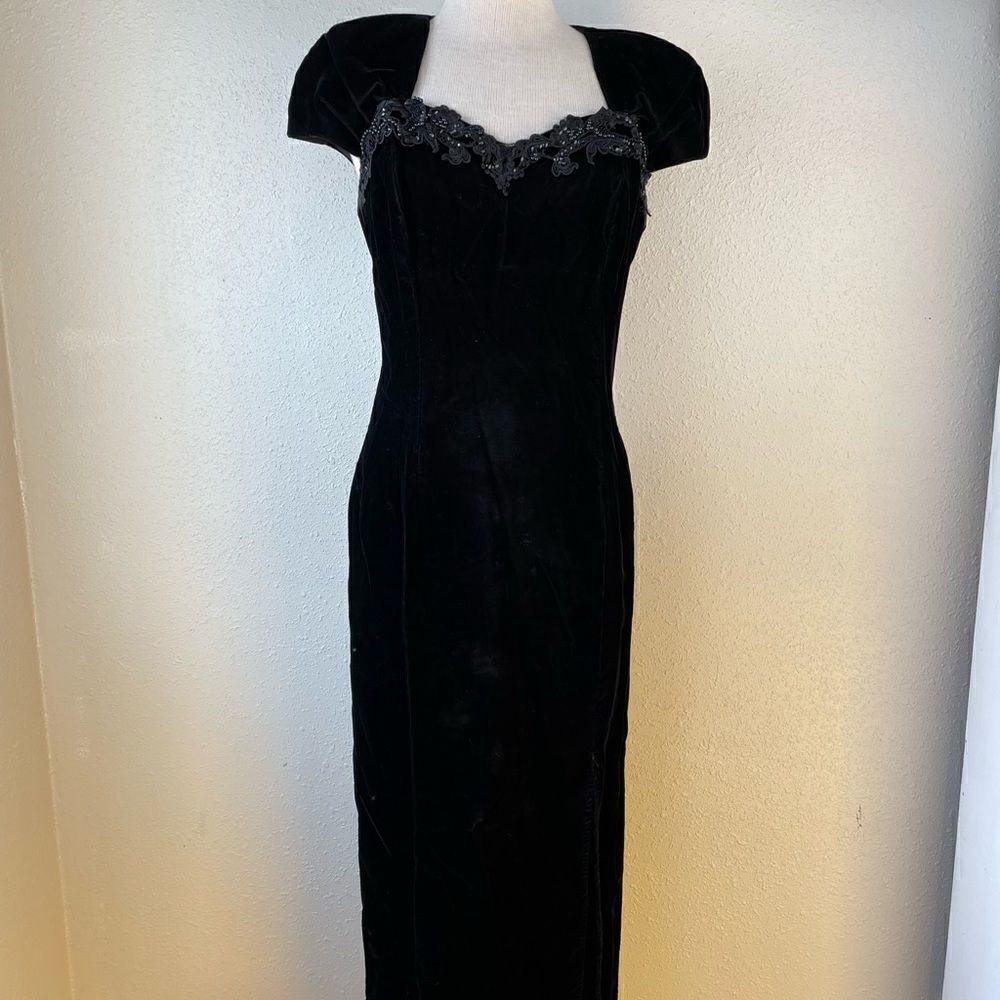 Vintage Roberta Womens Black Velour Evening Dress with Open Back Size 13-14